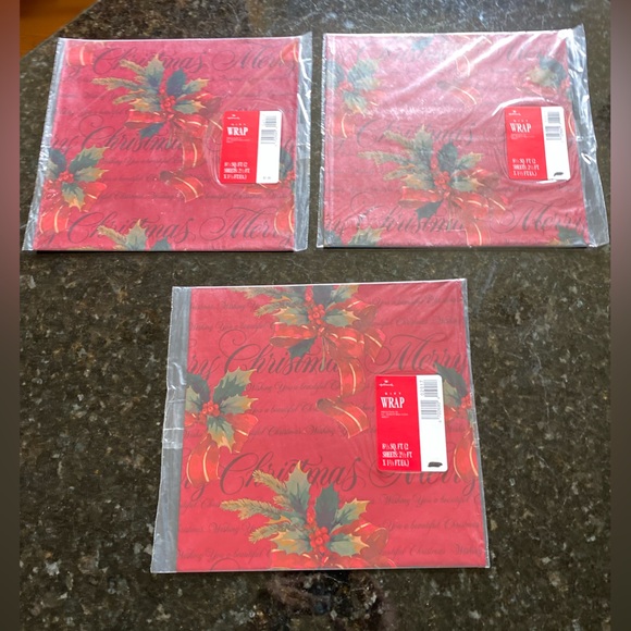 Vintage Christmas Gift Wrap Bundle of Ten from HALLMARK - Picture 6 of 15